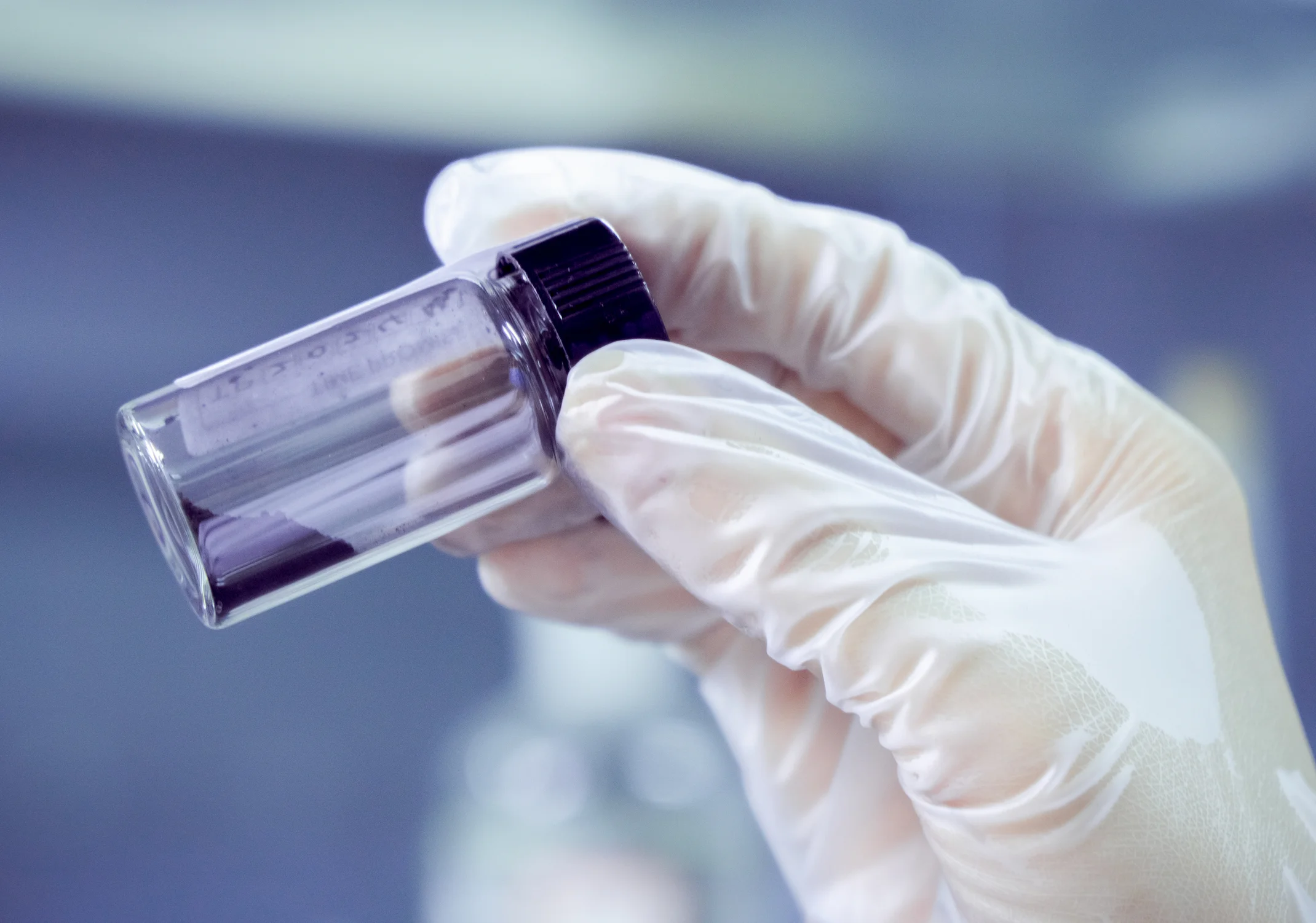 Carbon purification process from hair